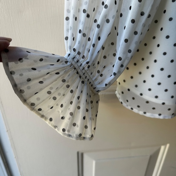 Talbots polka dots blouse. Size P/Petite Like New. - Picture 6 of 13